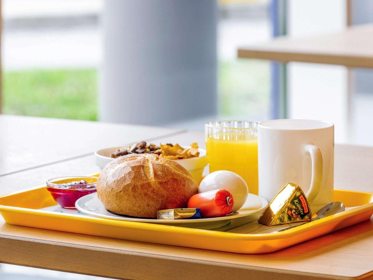 Ibis Budget Newport Екстериор снимка