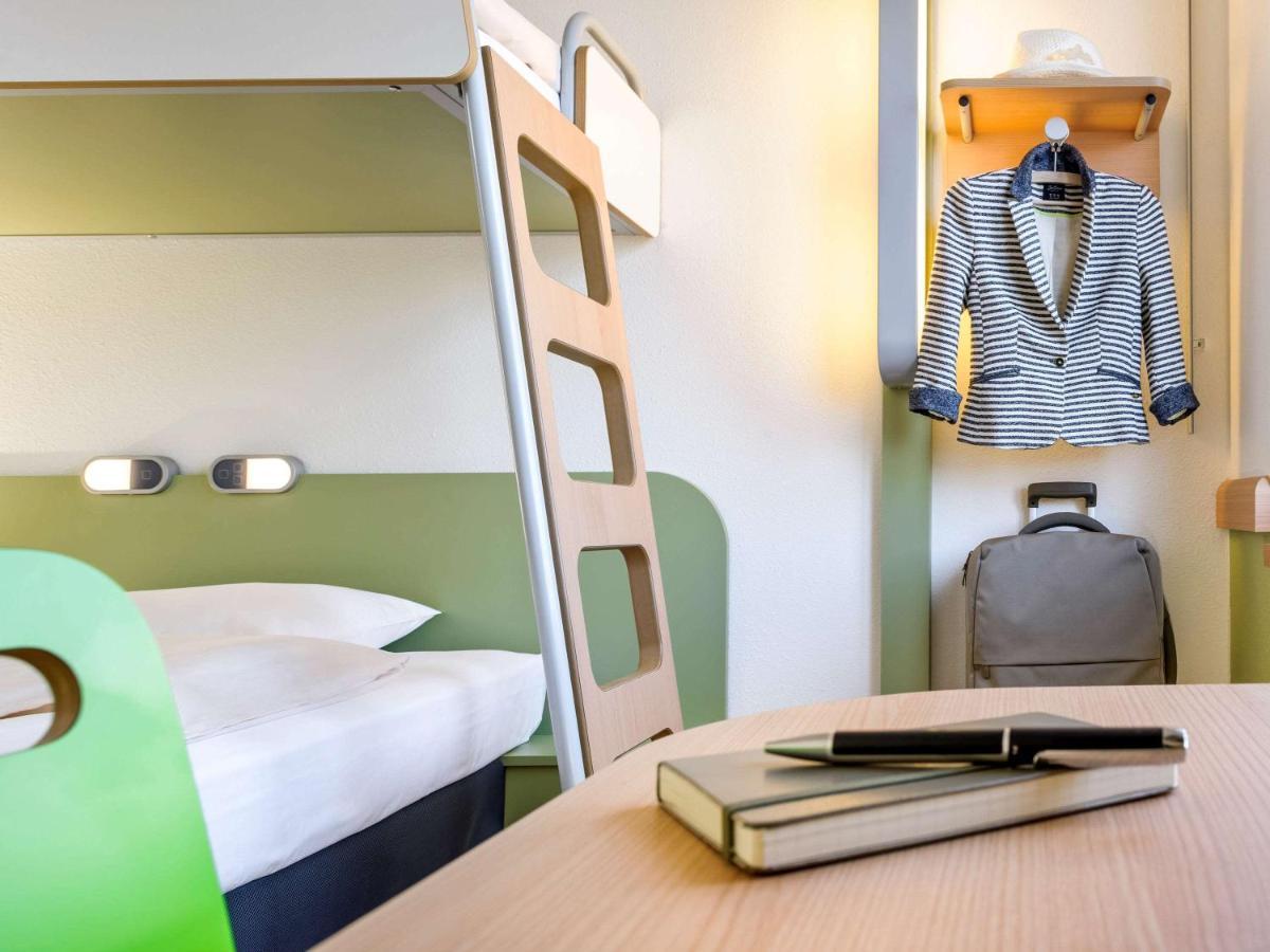 Ibis Budget Newport Екстериор снимка