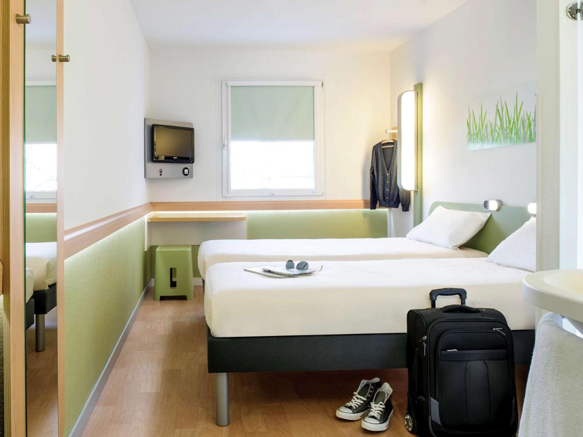 Ibis Budget Newport Екстериор снимка