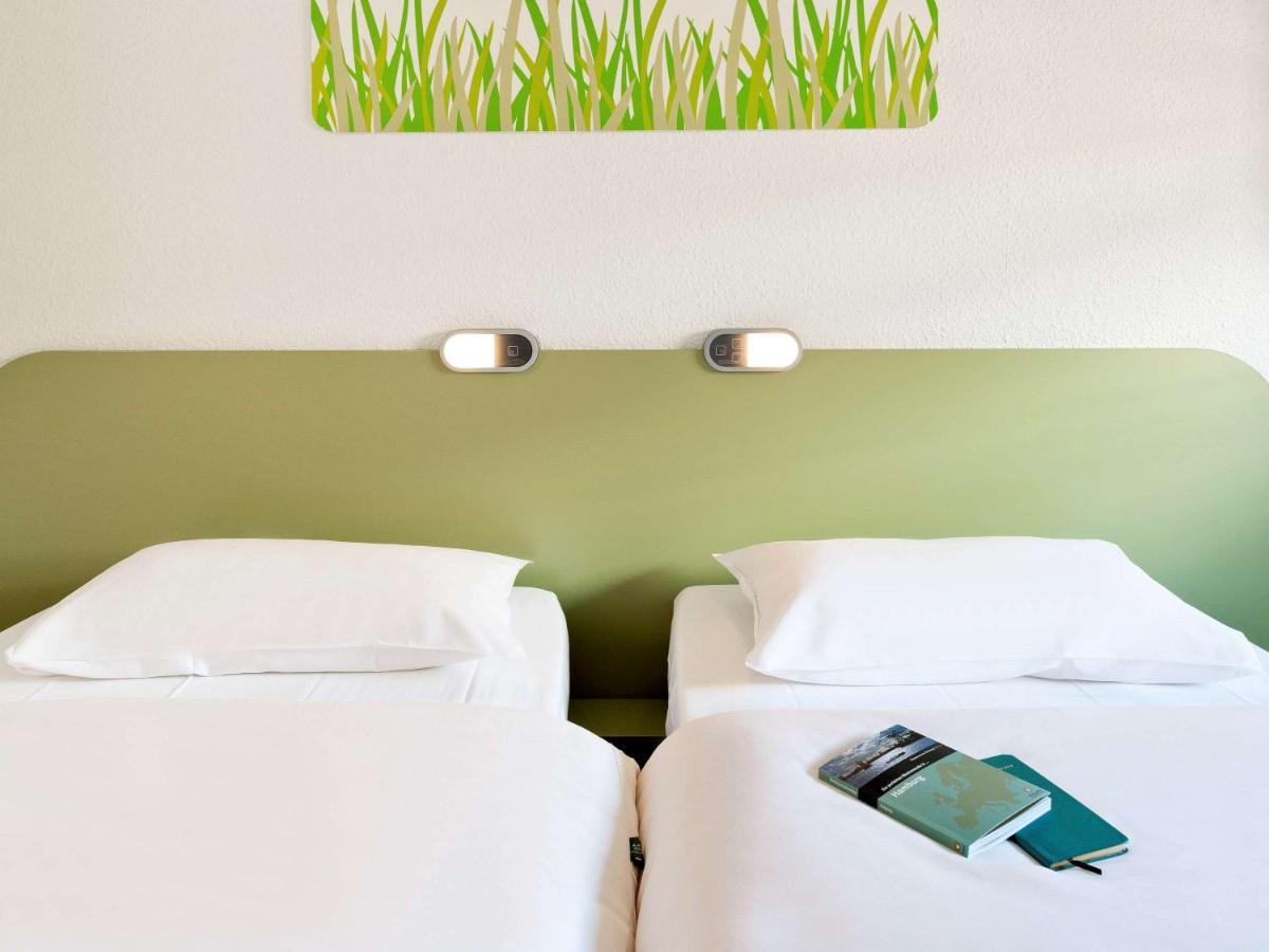 Ibis Budget Newport Екстериор снимка