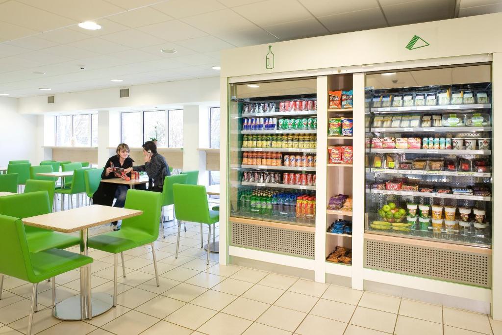 Ibis Budget Newport Екстериор снимка