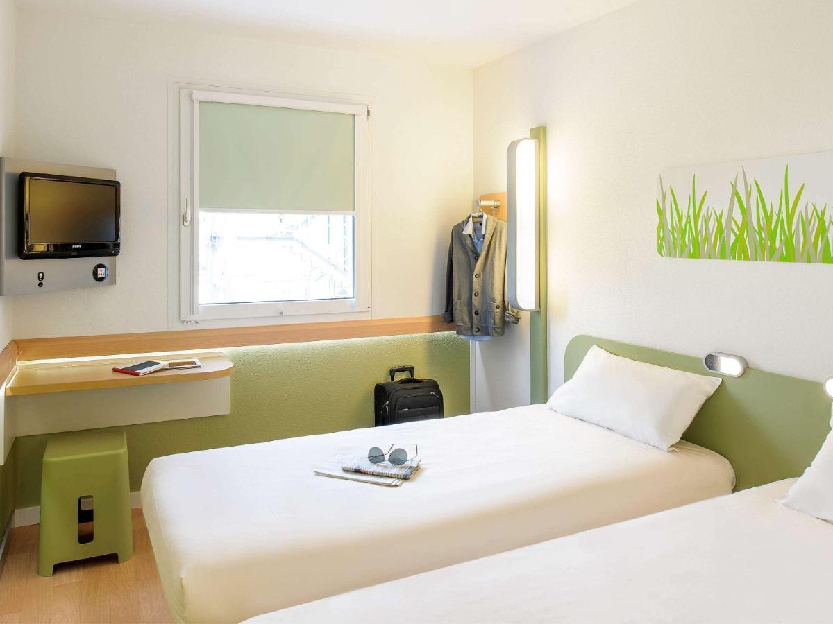 Ibis Budget Newport Екстериор снимка