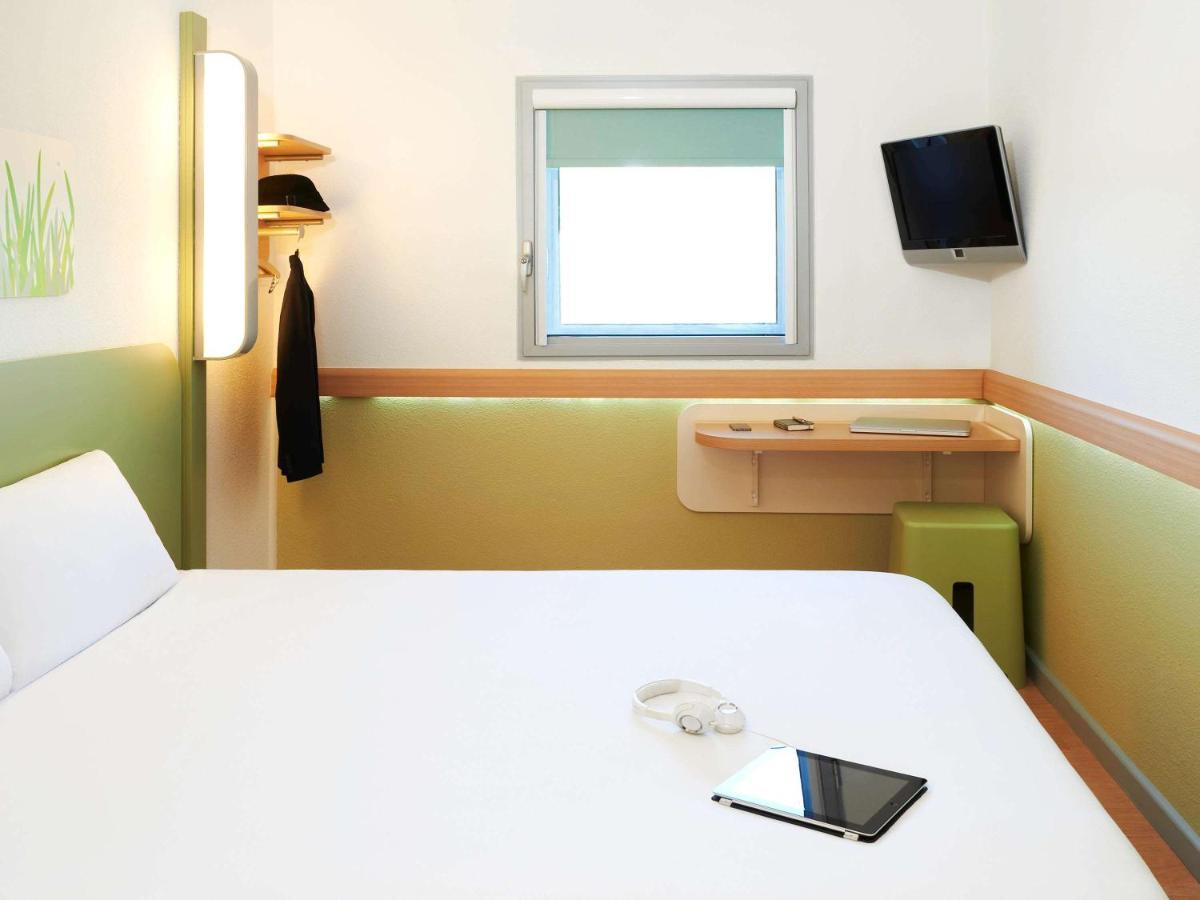 Ibis Budget Newport Екстериор снимка