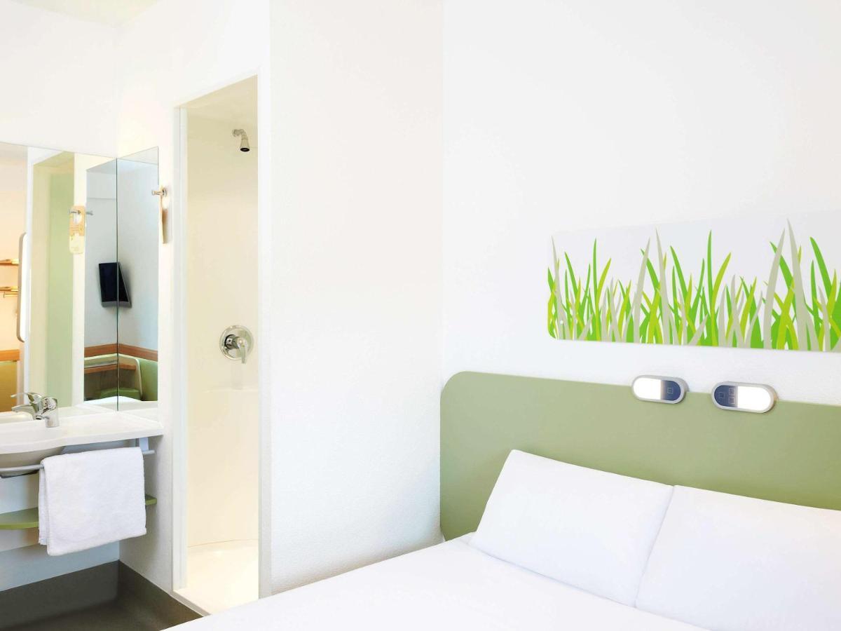Ibis Budget Newport Екстериор снимка